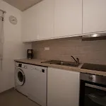 Grand T2 Proche Avec Piscine Collective, Climatisation, Parking Etroit - Fr-1-803-51 Apartment *