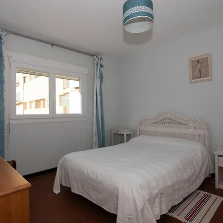 Location T2 Avec Piscine, Proche Plage, Tennis, Et Garage Ferme - - Fr-1-803-51 Apartment *