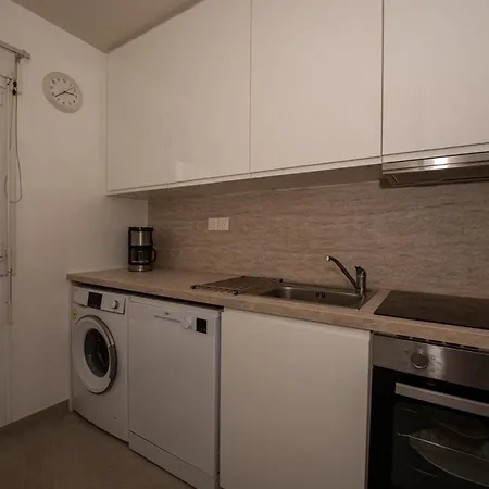 Location T2 Avec Piscine, Proche Plage, Tennis, Et Garage Ferme - - Fr-1-803-51 Apartman *