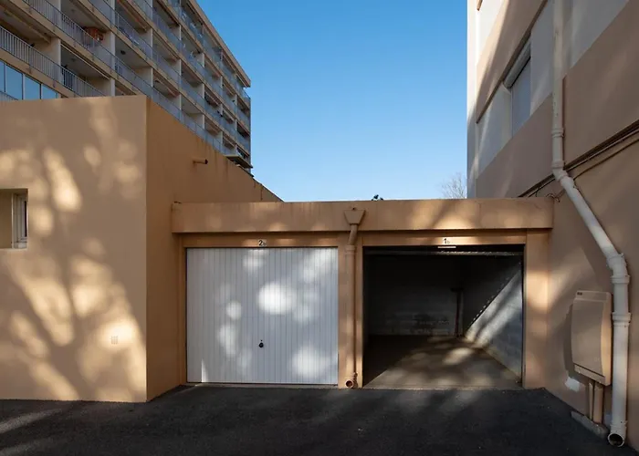 Apartman Grand T2 Proche Avec Piscine Collective, Climatisation, Parking Etroit - Fr-1-803-51