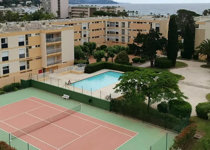 Apartman Grand T2 Proche Avec Piscine Collective, Climatisation, Parking Etroit - Fr-1-803-51 Le Lavandou